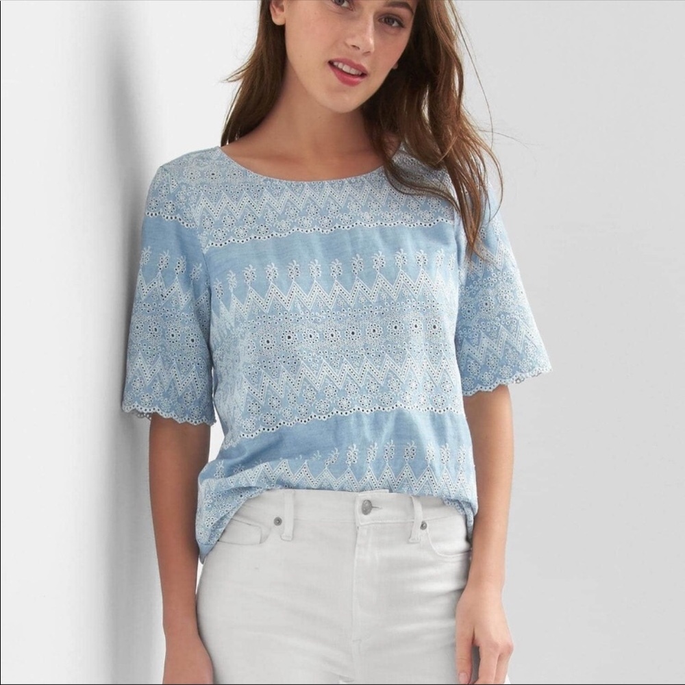 GAP eyelet short sleeve top NWT